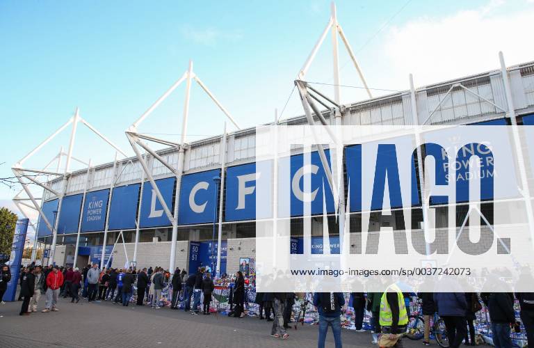 Fans lay flower at a memorial in honour of Vichai Srivaddhanaprabha at the King Power Stadium, Leicester. Picture date 29th October 2018. Picture credit should read: James Wilson Sportimage .