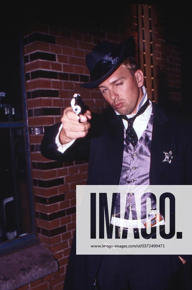 Steven Gätjen, deutsch-amerikanischer TV Moderator und Filmkritiker, hier bei der deutschen Kinopremiere des amerikanischen Western: Wild Wild West, 1999.