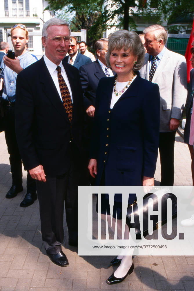 Politikergattin Hannelore Kohl, Ehefrau von Bundeskanzler Helmut Kohl, Bild circa 1994.