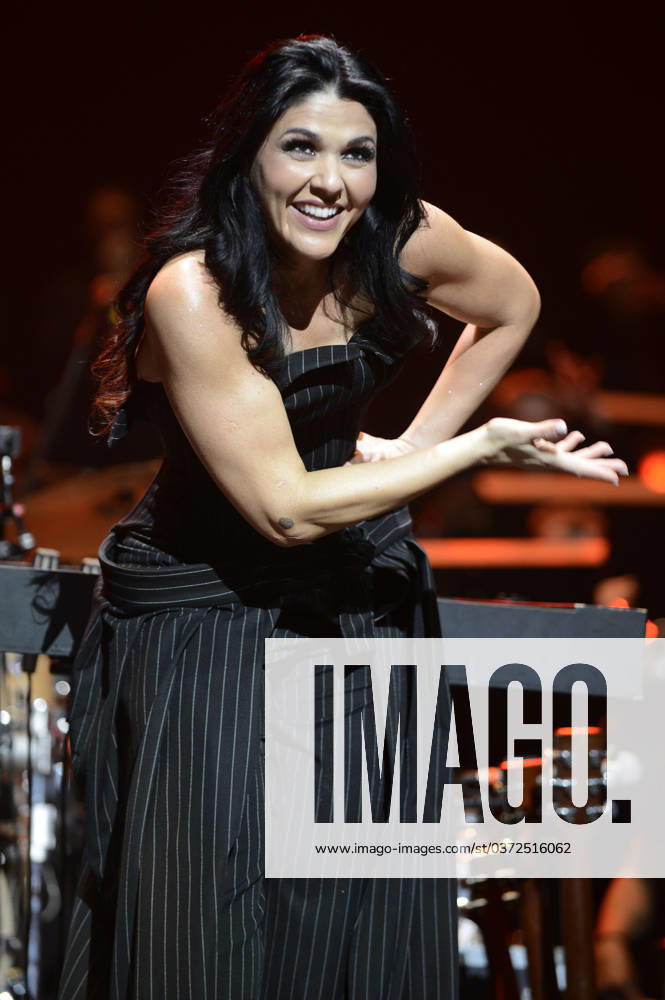 Alexandra Arrieche live at the Night of the Proms 2023 in the ZAG Arena Hannover, 06 12 2023 Foto:xR.xKeuntjex xFuturexImagex notp_hannover_3285