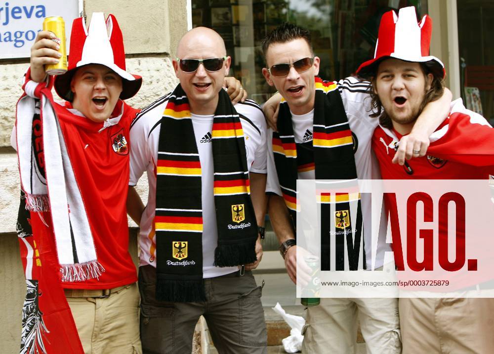 Verbrüderung zwischen deutschen und polnischen Fans in Klagenfurt Fußball EM Herren Euro 2008, Länderspiel, Nationalmannschaft, Deutschland - Polen Gruppe Klagenfurt Harmonie, Freude,