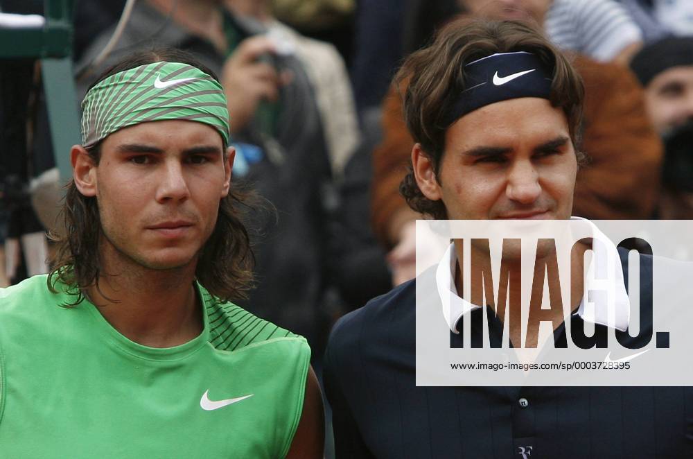 Rafael Nadal (Spanien, li.) gewinnt die French Open 2008 vor Roger Federer (Schweiz) - (PAR20080608729) Tennis Herren French Open 2008, Grand Slam, ATP Tour, Finale Gruppe Roland Garros Paris Tennis Herren French Open 2008, Grand Slam, ATP Tour, Finale Gruppe Roland Garros Paris