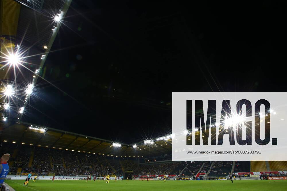 Monday 15 10 2018 Season 2018 19 Friendly match of the BVB at Tivoli Stadium Alemannia Aachen BVB 09 Borussia Dortmund Grandstand and home curve at floodlight