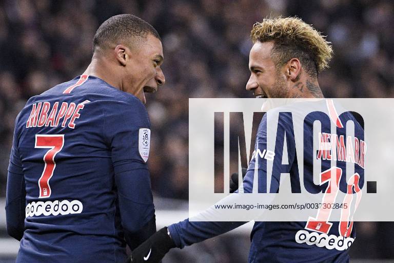 KW44 10 NEYMAR JR (PSG) - 07 KYLIAN MBAPPE (PSG) - JOIE FOOTBALL : Paris SG vs Lille - Ligue 1 Conforama - 02 11 2018 FEP Panoramic
