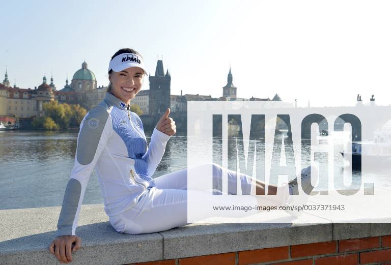 Czech professional golfer Klara Spilkova poses for photographer during a meeting with journalists in Prague, Czech Republic on November 6, 2018. (CTKxPhoto MichaelaxRihova) CTKPhotoP201811060516601 mir 1