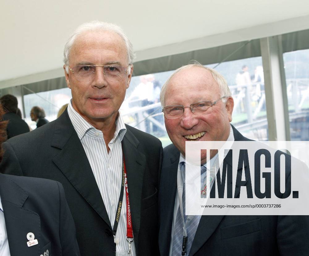 Franz Beckenbauer (li.) und Uwe Seeler (beide Deutschland) am Rande der EURO 2008 Fußball EM Herren EURO 2008 Gruppe Klagenfurt