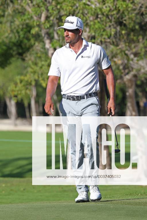 US golfer Dominic Bozzelli in action during the first day of the PGA Golf Herren Mayakoba Classic, in Playa del Carmen, Quintana Roo, Mexico, 08 November 2018. EPA Alonso Cupul PGA Mayakoba Classic in Mexico !ACHTUNG: NUR REDAKTIONELLE NUTZUNG!