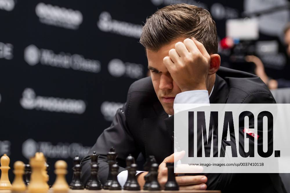 Magnus Carlsen of Norway during round 1 of The FIDE World Chess Championship 2018 on November 9, 2018 in London. Photo: Fredrik Varfjell BILDBYRAN kod FV 150157