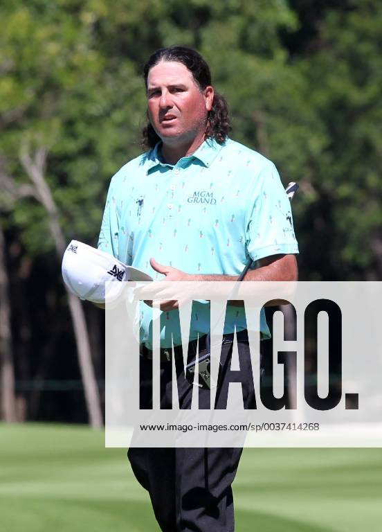 US golfer Pat Perez participates in the second round of the Mayakoba Classic of the PGA Golf Herren in Playa del Carmen, in the state of Quintana Roo, Mexico, 09 November 2018. PGA Mayakoba Classic in Mexico !ACHTUNG: NUR REDAKTIONELLE NUTZUNG!