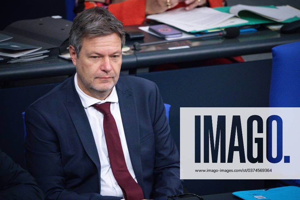 German Bundestag, 144 plenary session Robert Habeck Federal Minister for Economic Affairs and Climate Action Gruene in portrait on the government bench at the 144th session of the German Bundestag in Berlin, 14 12 2023 Berlin Berlin Germany