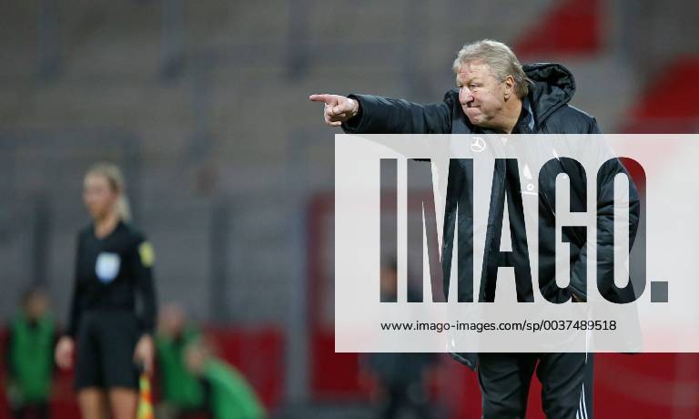 Football Women International match Germany Spain at Steigerwaldstadion Erfurt national coach Horst Hrubesch Germany DFL and DFB regulations prohibit any use of photographs as image sequences and or quasi video