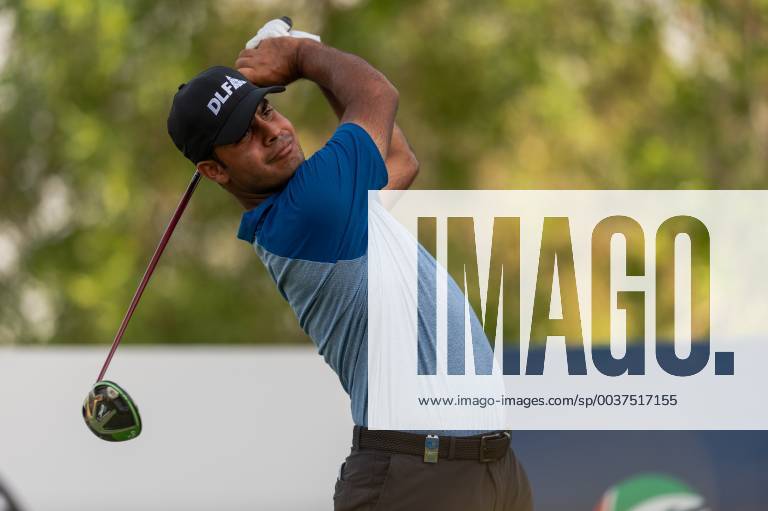 Shubhankar Sharma of India tees off at the second hole in round 2 during the DP World Tour Championship at Jumeirah Golf Estates, Dubai, UAE on 16 November 2018.