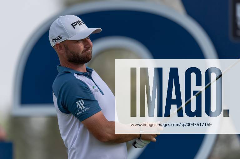 Andy Sullivan of England in action in round 2 during the DP World Tour Championship at Jumeirah Golf Estates, Dubai, UAE on 16 November 2018.