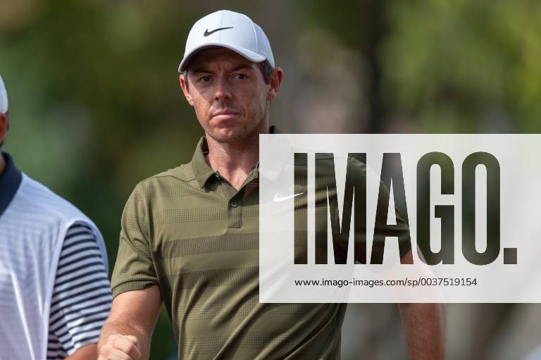 Rory Mcilroy of Northern Ireland in round 2 during the DP World Tour Championship at Jumeirah Golf Estates, Dubai, UAE on 16 November 2018.