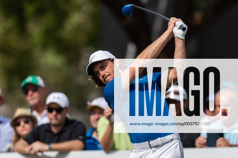 Tommy Fleetwood of England tees off on the 11th hole in round 2 during the DP World Tour Championship at Jumeirah Golf Estates, Dubai, UAE on 16 November 2018.