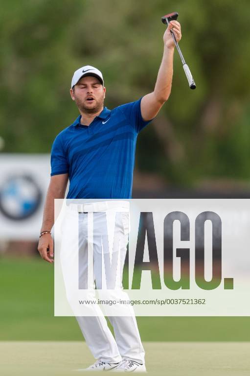 Jortdan Smith of England reacts on the 18th green in round 2 during the DP World Tour Championship at Jumeirah Golf Estates, Dubai, UAE on 16 November 2018.