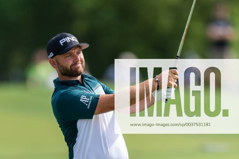 Andy Sullivan of England in action in round 3 during the DP World Tour Championship at Jumeirah Golf Estates, Dubai, UAE on 17 November 2018.