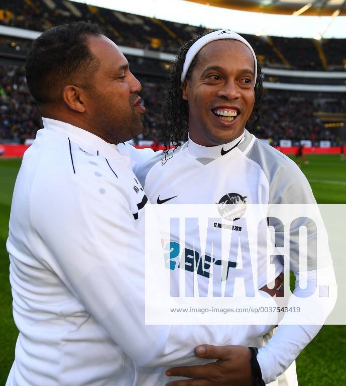 Football charity game Ronaldinho friends Adler All Stars v l Ailton Ronaldinho friends Ronaldinho Ronaldinho friends Frankfurt am Main