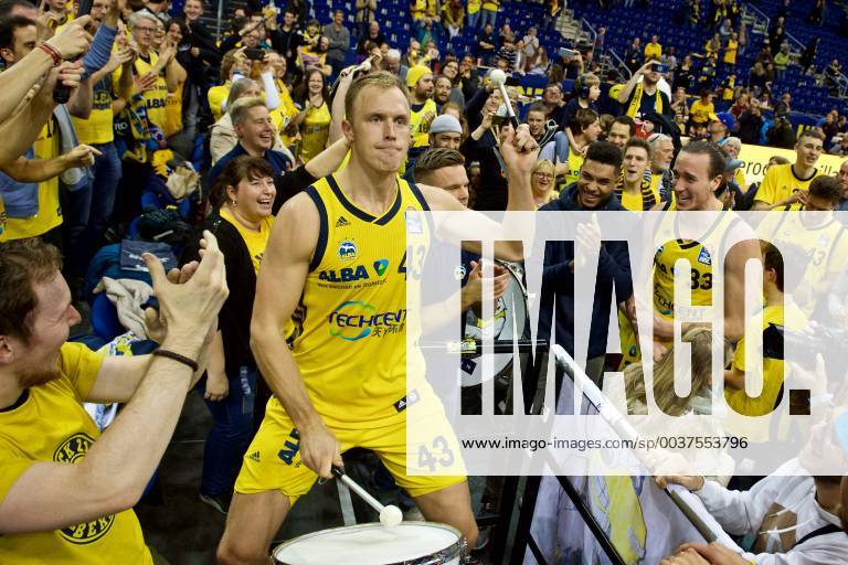 Basketball Berlin 18 11 2018 easyCredit BBL 1 Bundesliga Season 2018 2019 8 Matchday Alba Berlin Brose Bamberg Luke Sikma Alba Berlin No 43
