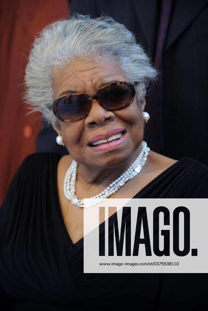 IMAGO ICONS: Maya Angelou Maya Angelou at The African Continuum Maya Angelou at The African Continuum: Celebrating Diversity, Recognizing Contributions of People Of African Descent, Credit:Dennis Van Tine Avalon