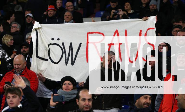 Löw raus poster transparent coach Joachim Löw sports football football UEFA Nations League international match national team DFB men season 2018 2019 19 11 2018 Germany GER vs Netherlands NED DFL regulations prohibit any use of photographs as image sequences and or quasi video