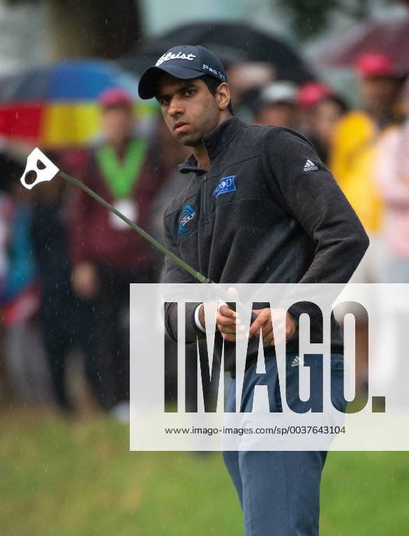 Hong Kong, Hong Kong SAR, CHINA - HONG KONG, HONG KONG SAR,CHINA. November 25th, 2018. Final round of the Honma Hong Kong Open Golf 2018 at Hong Kong Golf Club Fanling. Englishman Aaron Rai stays focused on the green on the 15th for his putt. Final round of the Honma Hong Kong Open Golf 2018 - ZUMAr144 20181125_zap_r144_019