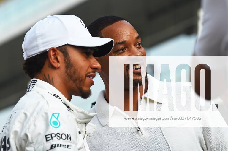 Formula 1 FIA Grand Prix of Abu Dhabi 2018 Race v l Lewis Hamilton GBR 44 Mercedes AMG Petronas Motorsport and Will Smith Actors Abu Dhabi eel-fotografie Eberhard Krieger