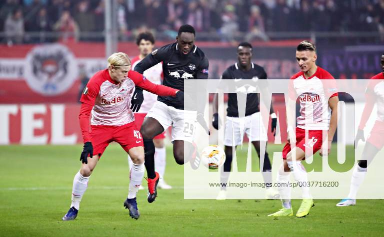 Salzburg RB Leipzig Football Euro League Salzburg 29 11 2018 Red Bull Arena Football UEFA Euro League Group B 5 Matchday FC Salzburg vs. RB Leipzig In the picture from left Xaver Schlager 42 Salzburg Jean Kevin Augustin 29 RB Leipzig and Hannes Wolf 13 Salzburg According to UEFA specifications, it is forbidden to exploit or have exploited photographs taken in the stadium and or from the match in the form of sequence images or video-like photo sequences