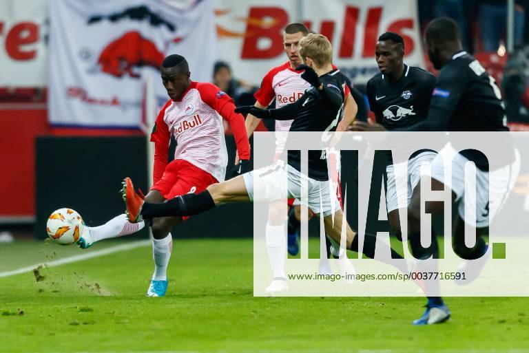 Austria Salzburg 29 11 2018 UEFA Europa League 2018 19 Season Preliminary Round Group Phase Group B 5 Matchday RB Salzburg RB Leipzig Diadie Samassekou RBS and Konrad Laimer RBL in the duel DeFodi507