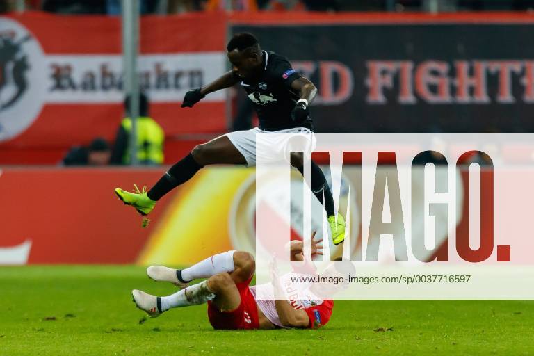 Austria Salzburg 29 11 2018 UEFA Europa League 2018 19 Season Preliminary Round Group Phase Group B 5 Matchday RB Salzburg RB Leipzig Bruma RBL and Stefan Lainer RBS in the duel DeFodi507