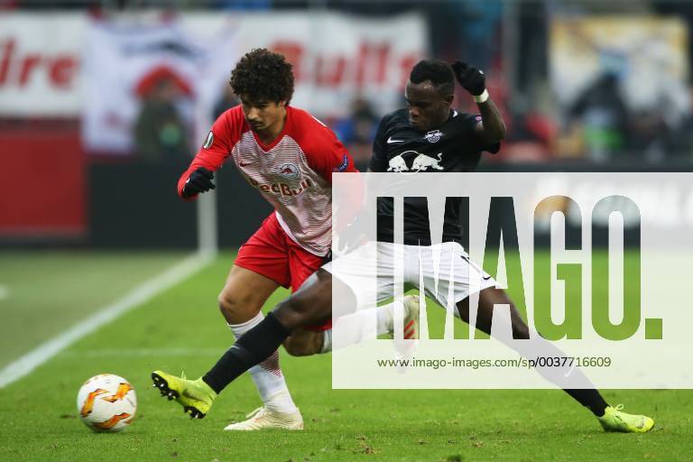 SOCCER - UEFA EL, RBS vs RB Leipzig SALZBURG,AUSTRIA,29.NOV.18 - SOCCER - UEFA Europa League, group stage, Red Bull Salzburg vs RasenBallsport Leipzig. Image shows Andre Ramalho (RBS) and Bruma (RB Leipzig). GEPAxpictures xMathiasxMandl