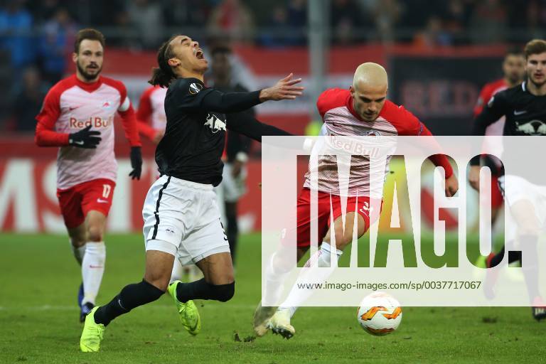 SOCCER - UEFA EL, RBS vs RB Leipzig SALZBURG,AUSTRIA,29.NOV.18 - SOCCER - UEFA Europa League, group stage, Red Bull Salzburg vs RasenBallsport Leipzig. Image shows Yussuf Poulsen (RB Leipzig) and Marin Pongracic (RBS). GEPAxpictures xMathiasxMandl