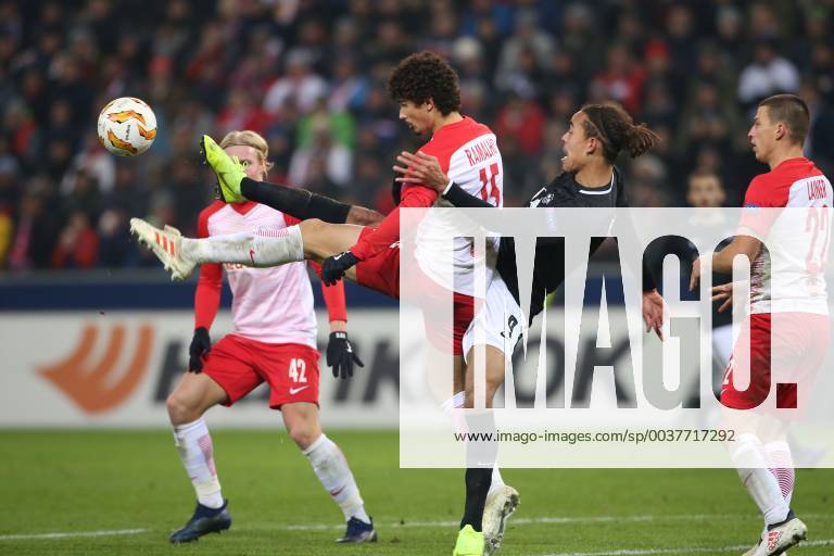SOCCER - UEFA EL, RBS vs RB Leipzig SALZBURG,AUSTRIA,29.NOV.18 - SOCCER - UEFA Europa League, group stage, Red Bull Salzburg vs RasenBallsport Leipzig. Image shows Andre Ramalho (RBS) and Yussuf Poulsen (RB Leipzig). GEPAxpictures xMathiasxMandl