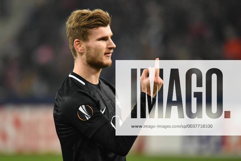 Timo WERNER L shows the middle finger Stinkefinger gestures action single picture cut single motif half figure football Europa League group phase group B 5 matchday FC Salzburg SL RB Leipzig L 1 0 at 29 11 2018 stadium Salzburg