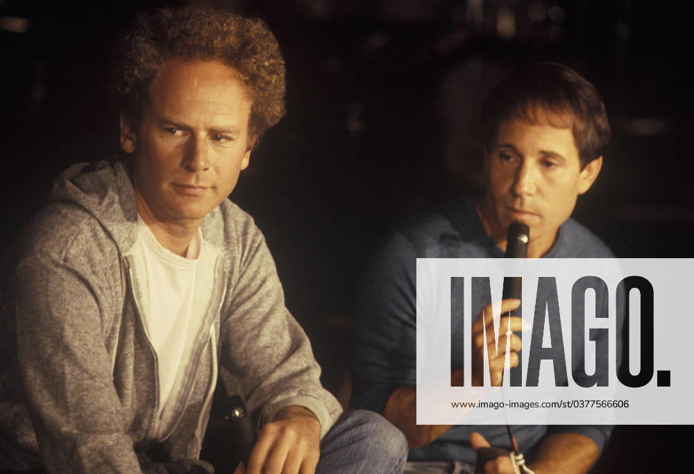 Art Garfunkel and Paul Simon Art Garfunkel and Paul Simon, Credit:Michael Putland Avalon
