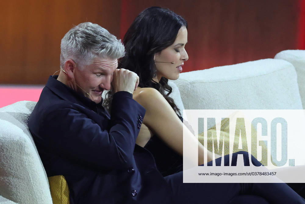 ZDF Unterhaltungsshow Wetten dass live from Offenburg Bastian Schweinsteiger with wife Ana Ivanovic ZDF Unterhaltungsshow Wetten dass from 25 11 2023 Live broadcast from the Baden Arena Offenburg, Baden Württemberg, Germany