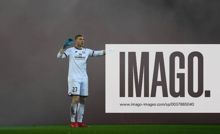 Football 1 Bundesliga FSV Mainz 05 Hannover 96 v l Robin Zentner FSV Mainz 05 in smoke Mainz