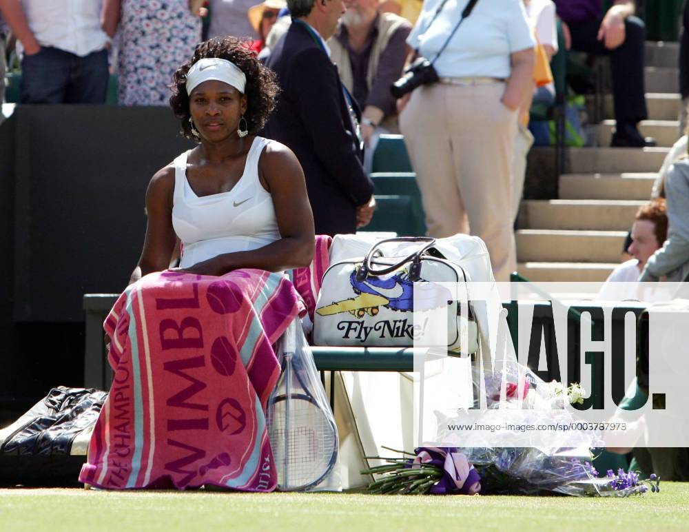 Serena Williams (USA) Tennis Damen All England Championships 2008, Grand Slam, WTA Tour, Finale Einzelbild Wimbledon London Nachdenklichkeit,