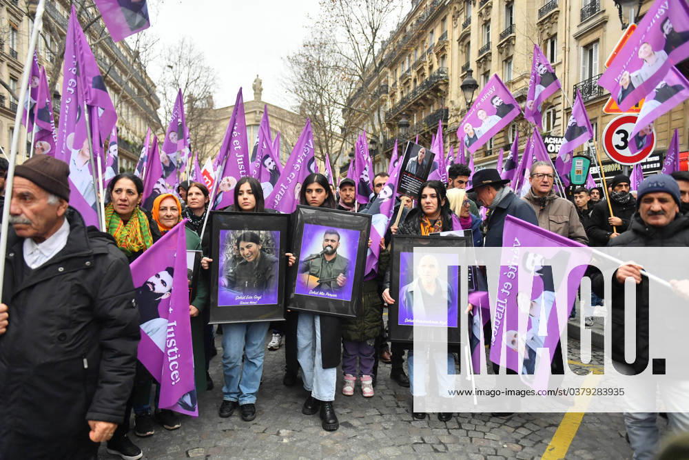Rally In Tribute To The Three Kurdish Victims Killed A Year Ago - Paris Young Kurdish women holding frames with portraits of Emine Kara, Mir Perwer and Abdurrahman Kizil One year after the terrorist attack in the rue d Enghien, the Kurdish Democratic Council in France is organising a commemorative march to pay tribute to Emine Kara, Mir Perwer and Abdurrahman Kizil, who tragically lost their lives in the attack. Paris, France, on December 23, 2023. Photo by Karim Ait Adjedjou ABACAPRESS.COM Paris France