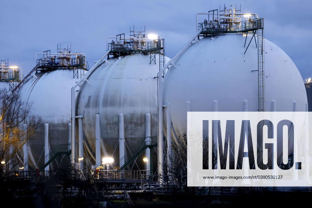 Gas storage facilities with their typical round shape are located in industrial plants in Cologne Godorf The surrounding area is characterized by power lines, railroad tracks, freeways and barges on the Rhine Companies from all sectors complain about high electricity prices This has become more acute since the Ukraine war and the subse