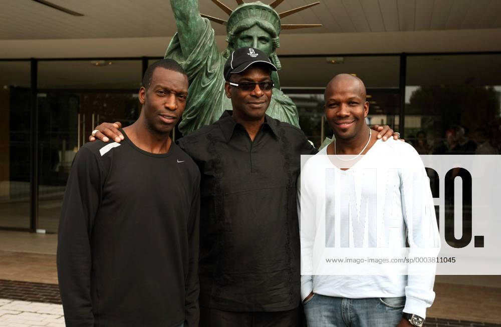 Pressetermin Meeting Gaz de France 2008, v.li.: Michael Johnson, Bob Beamon (beide USA) und Donovan Bailey (Kanada) - (pan26902) Leichtathletik Herren Meeting Gaz de France 2008, IAAF Golden League, Leichtathletikmeeting, Pressetermin Gruppe Paris