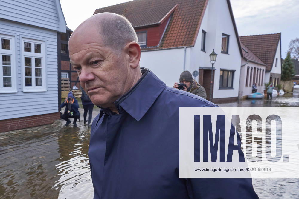 Federal Chancellor Olaf Scholz visits the high water areas in Verden an der Aller on 31 12 2023 Foto:xU.xFuturexImagex hochwasser_scholz_3005