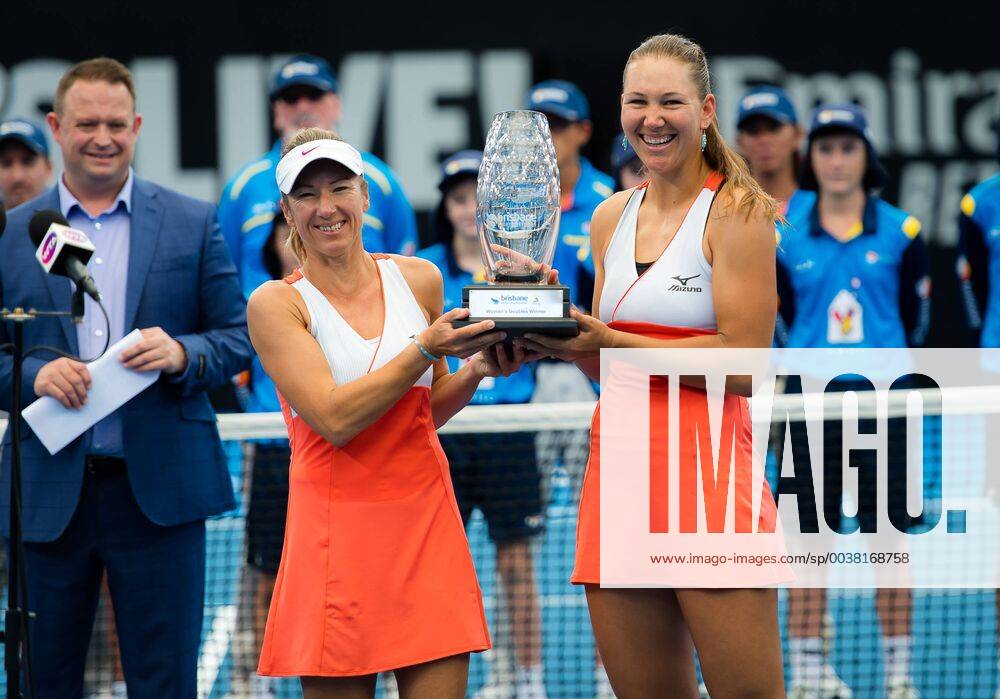 Brisbane, AUSTRALIA - Nicole Melichar of the United States & Kveta Peschke of the Czech Republic with their winners trophy after the doubles final of the 2019 Brisbane International WTA Tennis Damen Premier tennis tournament 2019 Brisbane International - 5 Jan - ZUMAa181 20190105_zaa_a181_008