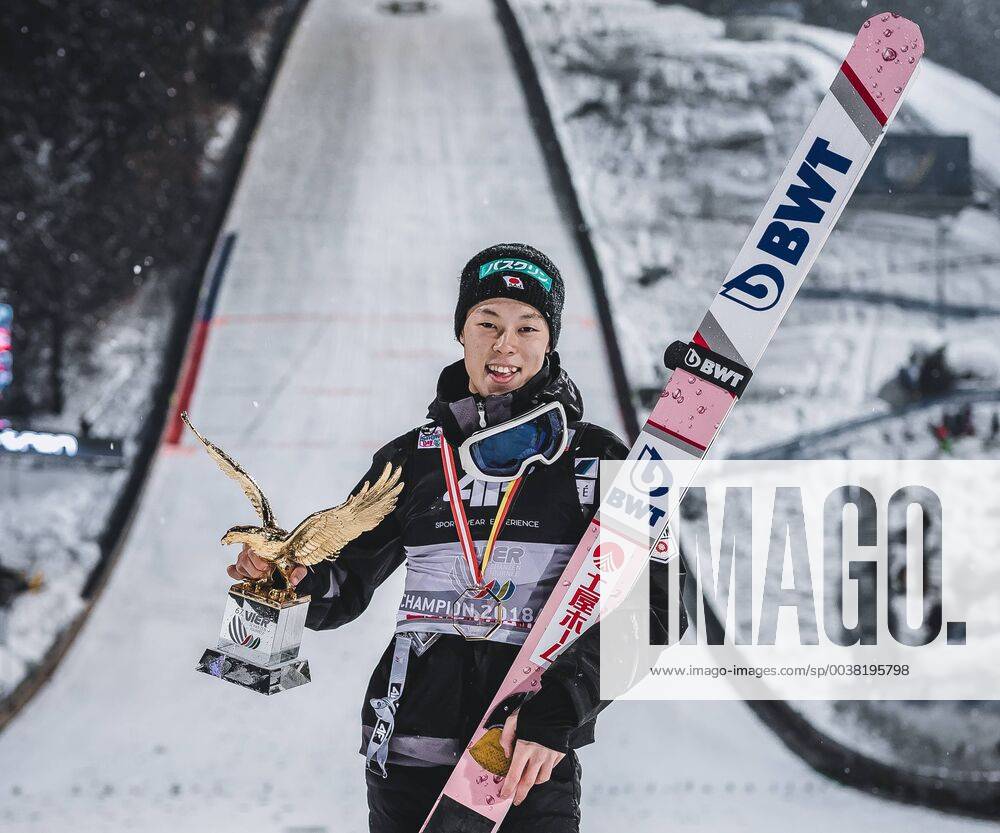 AUT FIS World Cup Ski Jump Vierschanzentournee Bischofshofen 06 01 2019 Paul Außerleitner Schanze Bischofshofen AUT FIS World Cup Ski Jump Vierschanzentournee Bischofshofen Award Ceremony in picture Overall Winner Ryoyu Kobayashi JPN Overall Winner Ryoyu Kobayashi of Japan during the winner Ceremony for the Four Hills Tournament of FIS Ski Jumping World Cup at the Paul Außerleitner Schanze in Bischofshofen Austria on 2019 01 06 Bischofshofen Salzburg Austria Kein Release verfügbar