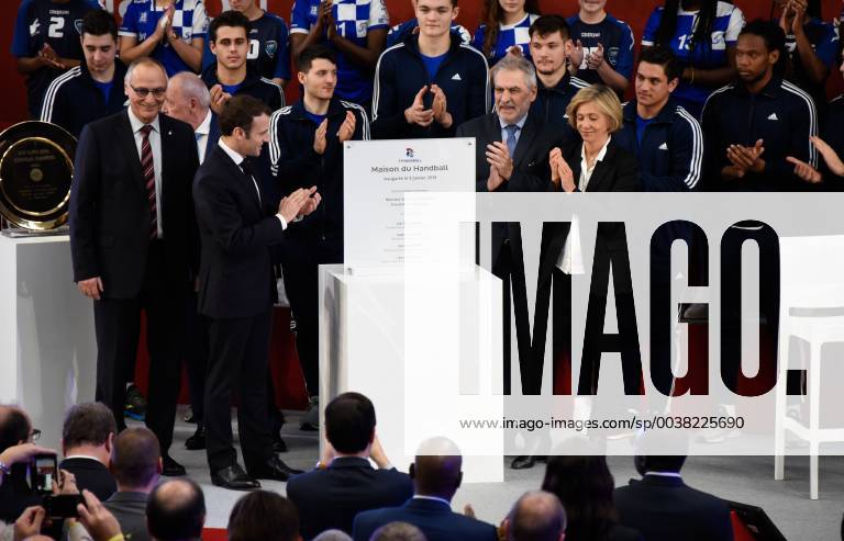 Emmanuel Macron ( president de la Republique ) a l inauguration de la Maison du Handball - Laurent Cathala ( maire de Creteil ) - Joel Delplanque ( president FFHB ) - Valerie Pecresse ( presidente de la region ile de france ) NEWS : Emmanuel Macron a l inauguration de la Maison du Handball - Creteil - 09 01 2019 FedericoPestellini Panoramic