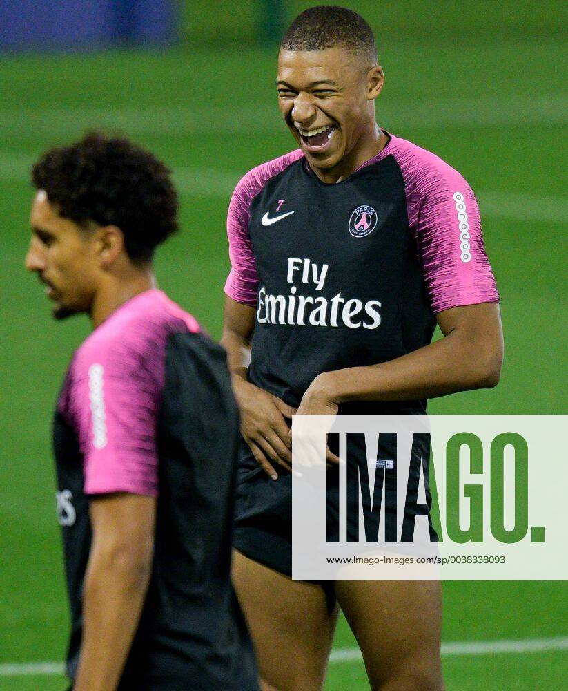 KW03 (190117) -- DOHA, Jan. 17, 2019 -- Paris Saint-Germain s French forward Kylian Mbappe reacts during the winter trainings at the Aspire Zone Foundation in the Qatari capital Doha Jan. 16, 2019. ) (SP)QATAR-DOHA-PARIS SAINT GERMAIN-TRAINING Nikku