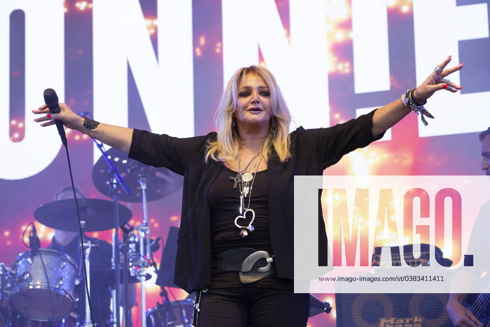 Bonnie Tyler performs at Rewind Festival 2018 Bonnie Tyler performs at Rewind 80s Festival 2018, Capesthorne Hall, Macclesfield, 5th August 2018., Credit:Mike Gray LFI Avalon
