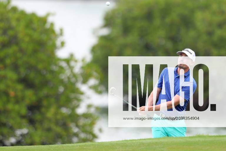 Singapore - Paul Peterson of United States plays a shot on the 4th hole during the second round of the Singapore Open at the Serapong Course, Sentosa Golf Club. Golf 2019: Singapore Open - Second Round - ZUMAm170 88555548st