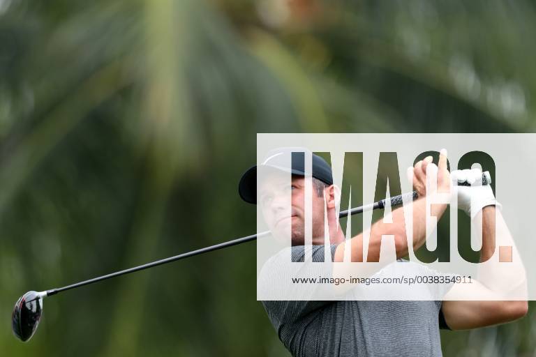 Singapore - Paul Casey of England tees off on the 5th hole during the second round of the Singapore Open at the Serapong Course, Sentosa Golf Club. Golf 2019: Singapore Open - Second Round - ZUMAm170 88556012st