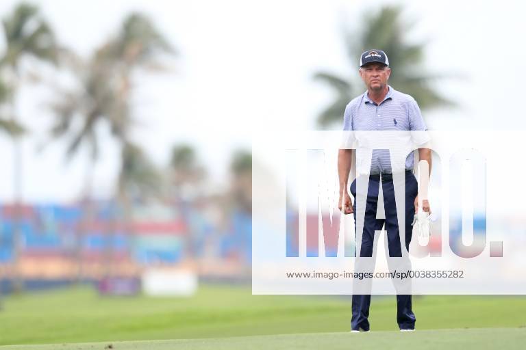 Singapore - Davis Love III of the United States walks along the fairway on the 7th hole during the second round of the Singapore Open at the Serapong Course, Sentosa Golf Club. Golf 2019: Singapore Open - Second Round - ZUMAm170 88556211st